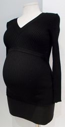 Thyme Maternity black ribbed v neck sweater - M